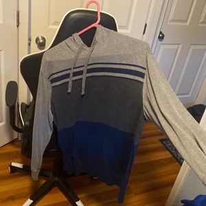 Men’s hooded long sleeve